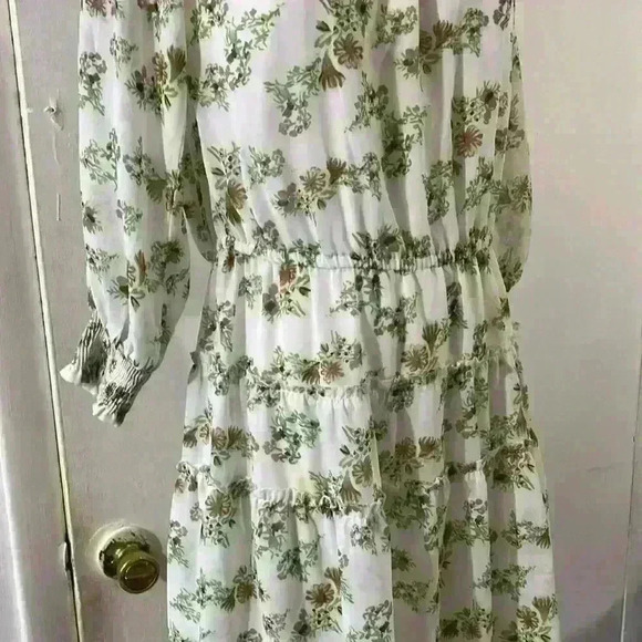 Walter Baker White and Green Floral Sundress Shoulder size M - Picture 3 of 7